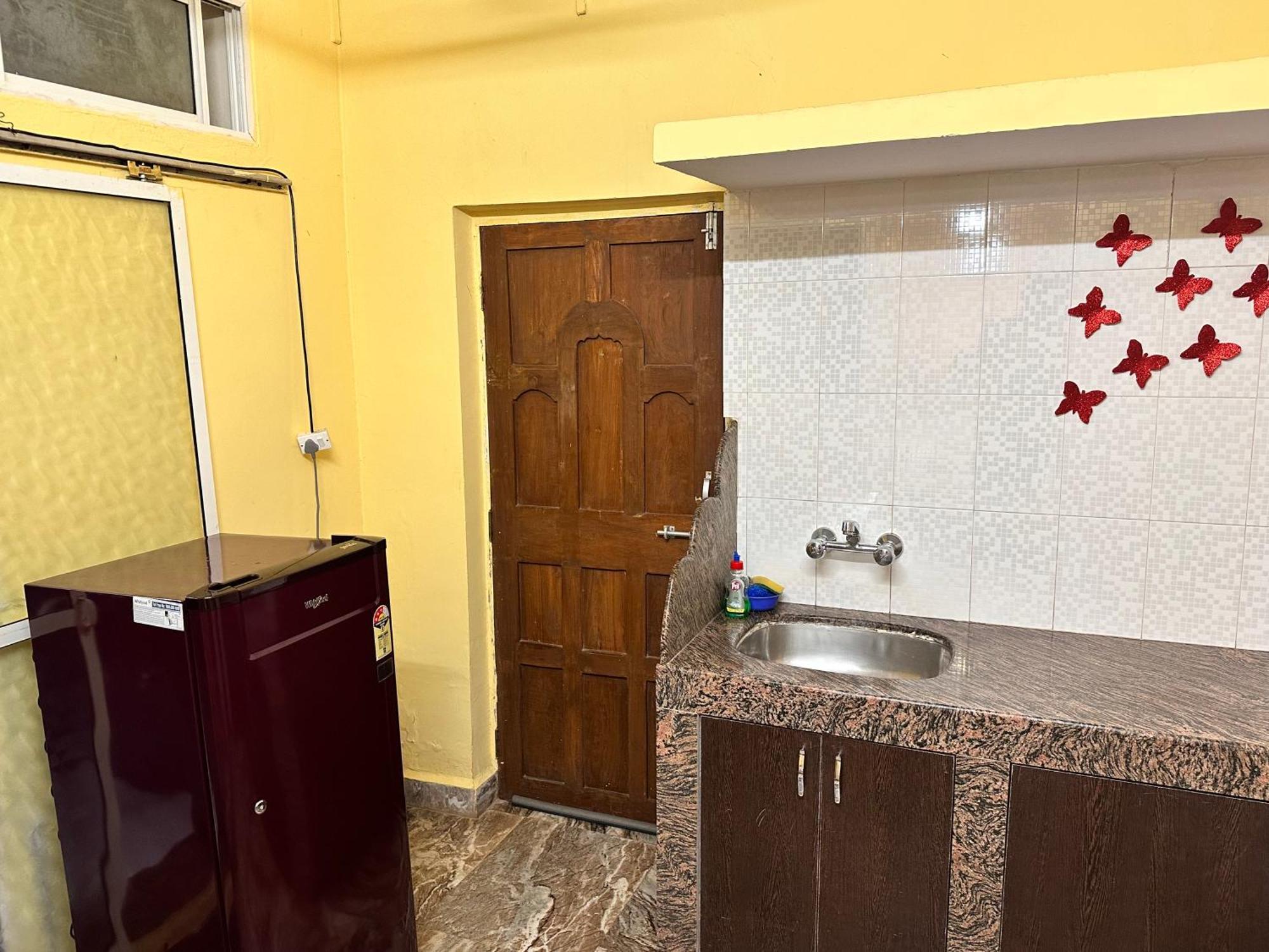 James Guesthouse Богмало Экстерьер фото